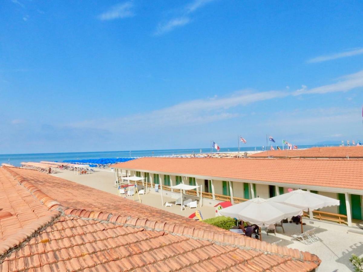 Attico Al Mare Apartment Viareggio Exterior photo