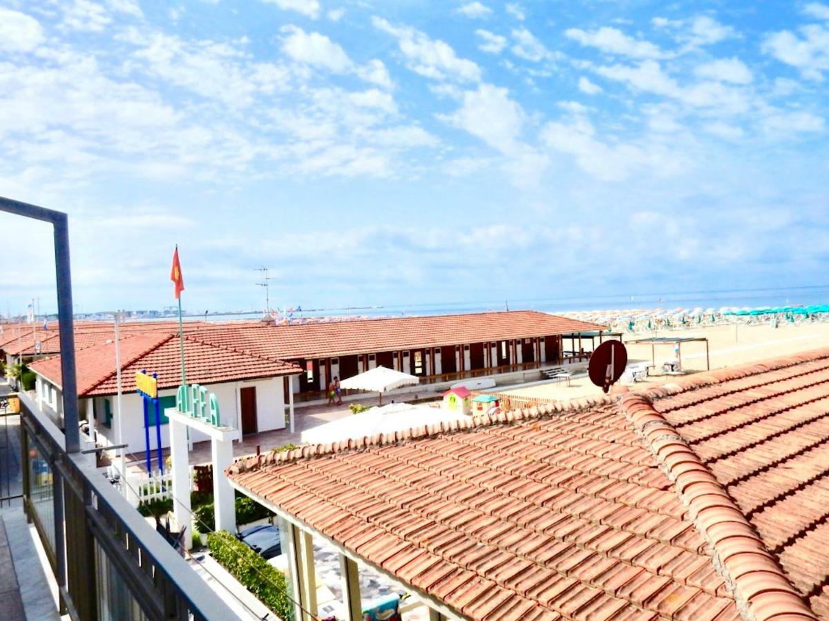 Attico Al Mare Apartment Viareggio Exterior photo